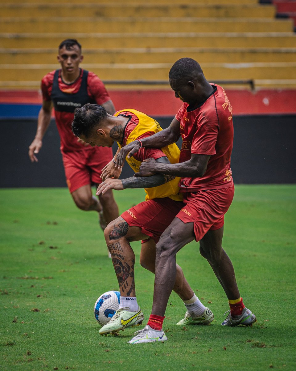 BarcelonaSC's tweet photo. Sigue el fútbol 🔛👊
¡Nada como jugar en casa! 

#PretemporadaBSC2024 
#PracticaBSC https://t.co/92vCcWKCkN