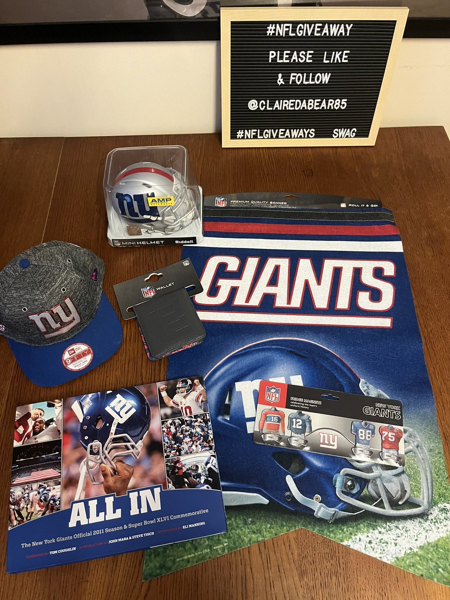clairedabear85's tweet image. #SuperBowl of the past #SWAG #NFLGIVEAWAY For a chance 2 #win this #prize including winners towel &amp;amp; RARE book + MORE. You MUST  follow @clairedabear85 &amp;amp; RT &amp;amp; like this link. The #Giveaway will run till 16/2 &amp;amp; is open 2 fans globally #NFLTwitter #NFL #NYGiants #NYC #ProBowlGames