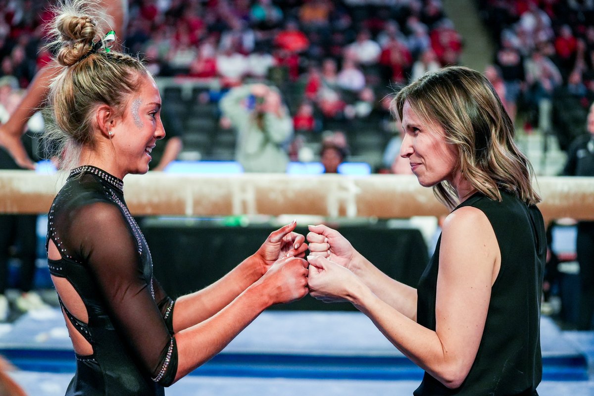 karralogan's tweet photo. In her second time competing all four events, @UGAGymnastics’ Lily Smith captured her first all-around title with a total score of 39.600, marking the highest all-around score from a Georgia freshman since Courtney Kupets in 2006. 

#GoDawgs https://t.co/xiK0ZO5nSP