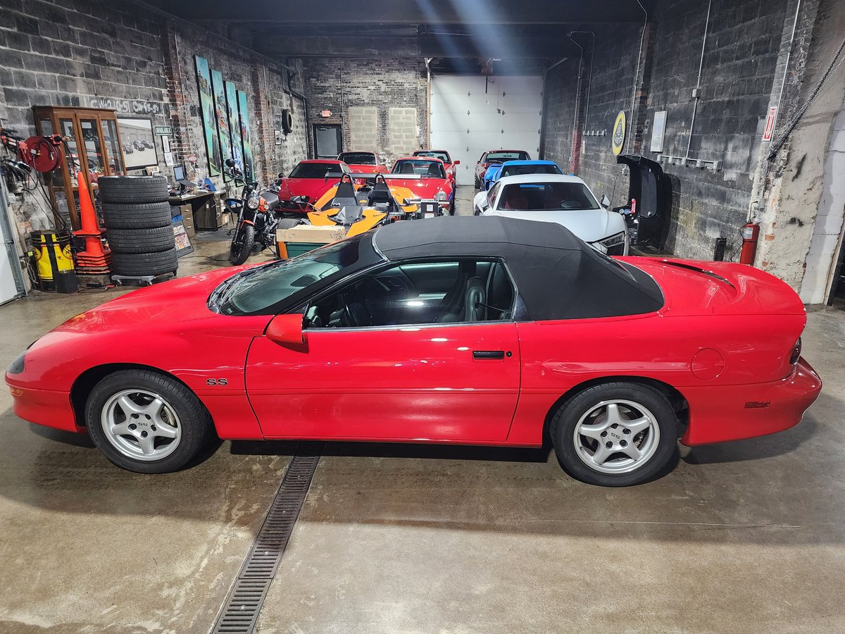 DenButerbaugh's tweet image. So I bought a toy. 1997 Z28-SLP-SS, 6-spd. One owner! 45,000 miles. Air Flow Research heads, @COMPCams camshaft. @bilsteinUS shocks. @HurstShifterUSA. Can&apos;t wait for summer! #fbody #ChevyPerformance #camaro
