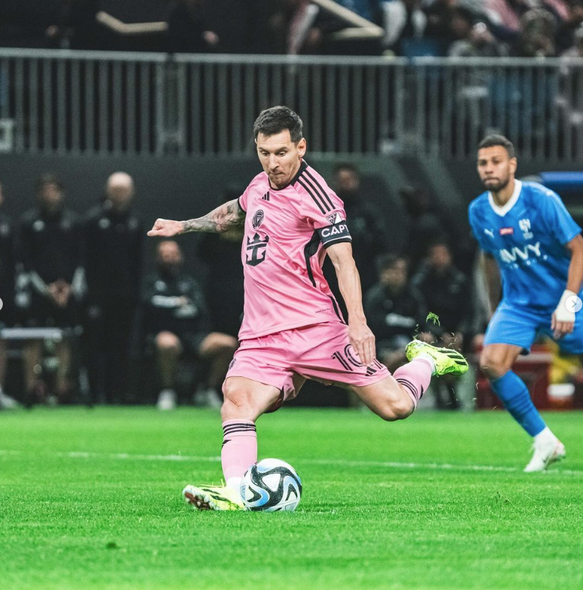 ProSoccerDotCom's tweet photo. A sick drop by @intermiamicf, and we are here for it. Messi crushing it on the field wearing the new home jersey.  🔥 Be ready to grab this hot drop at https://t.co/kk47hN1ECz and carry the game wherever you go.

#intermiami #messi https://t.co/WKq1PqoYWp