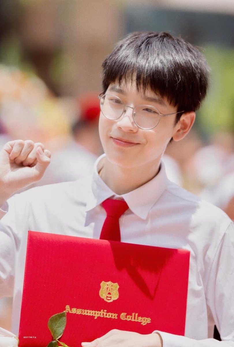 xanerp_'s tweet photo. น้องเน้กเห็นทวิตแม่มั้ยคะลูก พอจะมีรูปชุดนักเรียนในคลังอีกไหมคะ มันสำคัญกับชีวิตแม่มาก https://t.co/OoiXasFX0s