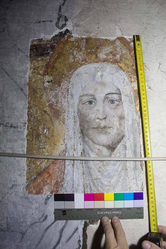 ColeccionMMoret's tweet photo. Os comparto algunas imágenes de los frescos fechados en la primera mitad del s. XVI encontrados casualmente en la Iglesia de Santiago Apóstol de Llerena. Las pinturas aparecieron cubiertas de numerosas capas de cal al acometer la restauración del retablo de San Juan Nepomuceno. https://t.co/385n3HtRxG