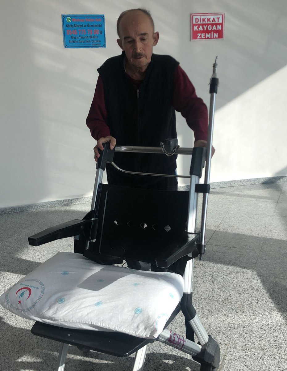 Rnsrky's tweet photo. Ah babacım, sen cezaevine böyle girmemiştin, inşallah toparlayacaksın, ama iki yılda neler çektin ki, bu hale geldin…
Seni yılların diyaliz hastası olmana rağmen, yüzde 93 engeline rağmen cezaevine gönderenler utanır mı diyicem ama daha dün troid kanseri ameliyatı olan bir anneyi cezaevine göndermişler, bu nasıl doktor olmak, anlamak mümkün değil @ADLITIPKURUMU @drfahrettinkoca 
İnşallah artık hasta mahpuslara işkence etmeyi bırakırlar, hergün bir cinayet haberi geliyor, cezaevinden çıkanların işlediği, bir siyasi mahpuslara acımıyorlar, bari hastalara acıyın @yilmaztunc @ramazancan0071