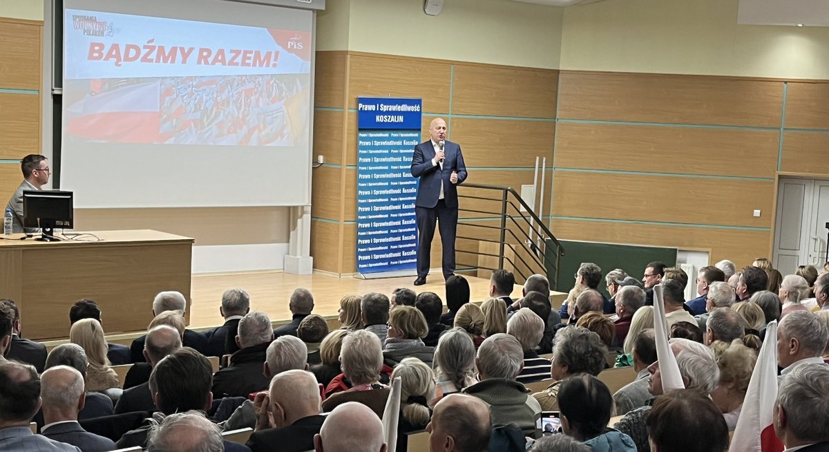 jbrudzinski's tweet photo. #Dziękuję Państwu za dzisiejsze spotkanie w #Koszalin. Cieszę się że mogłem się tu z Państwem spotkać 👍. #BądźmyRazem @pisorgpl https://t.co/umj9wOnY71