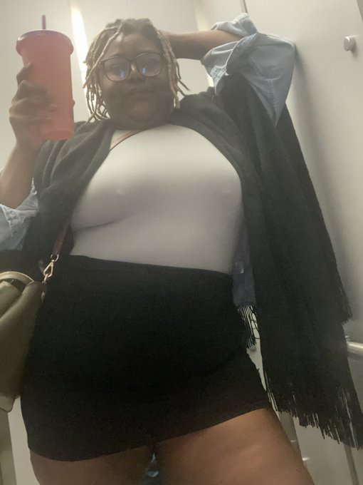 Skims never lets me down 👩🏾&zwj;🍳💋🤌🏾 https://t.co/j9NOxigdkC