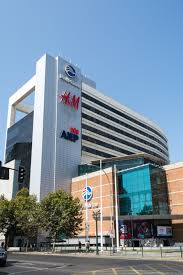 teilorswifans's tweet photo. Es una FALTA DE RESPETO que el MALL MARINA DE #VinadelMar ABRA SUS PUERTAS HOY SIENDO QUE ESTA QUEMADO MEDIA REGION.
SI QUIEREN ABRAN LAS FARMACIAS Y LOS SUPERMERCADOS (LO ESCENCIAL) PERO PQ QUIEREN ABRIR ZARA COMO SI LA GENTE FUERA A COMPRAR  HOY?! #Valparaíso #IncendioForestal https://t.co/v4hvKtyFXx