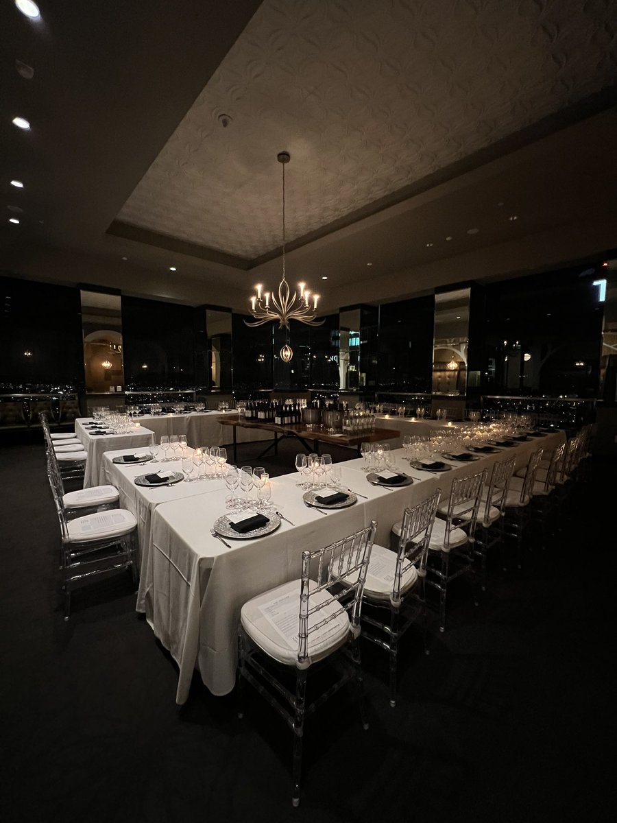 jmm869127's tweet photo. What a gorgeous setting @CityClubLA for the @USC_Urology 6th Annual Practical Urology faculty dinner with Little Boat Winery and @hallsteinwater #USCUrology #cityclubla #invitedclubs https://t.co/XZxFf2Hpzp
