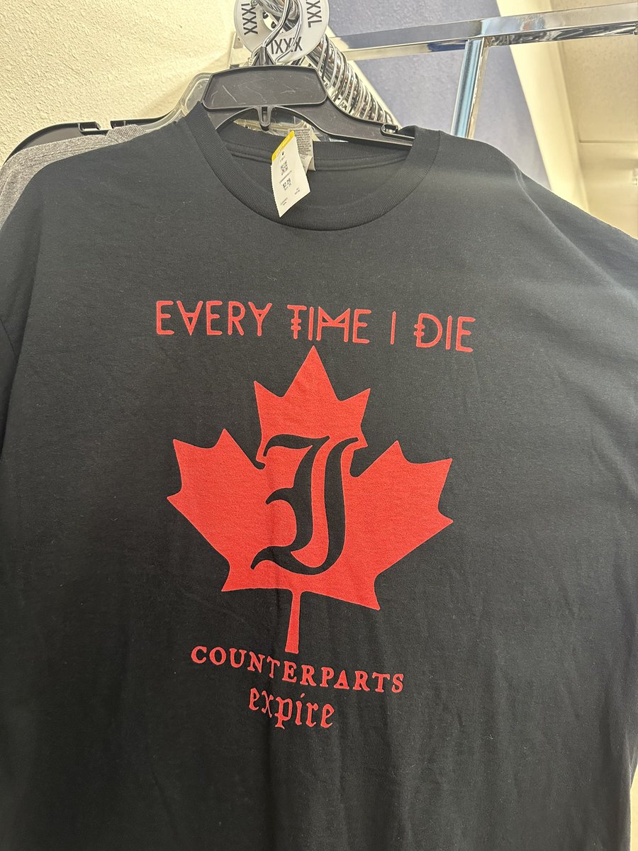 troysghost's tweet photo. @brendan905 found this at goodwill. Looks like it’s from a tour from a decade ago!!! https://t.co/pxAIT1WbrJ