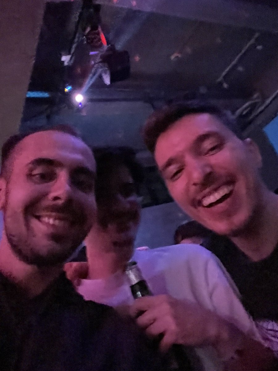 andreionutmunte's tweet photo. Eu cu TheoCelReal și Fram Cristi în Apollo #fifa https://t.co/r57ZYJctaL