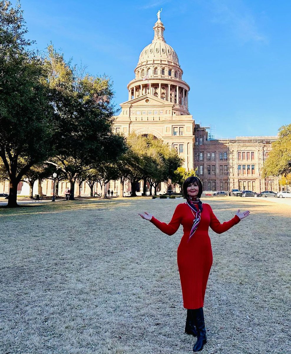 Janine Turner tweet media