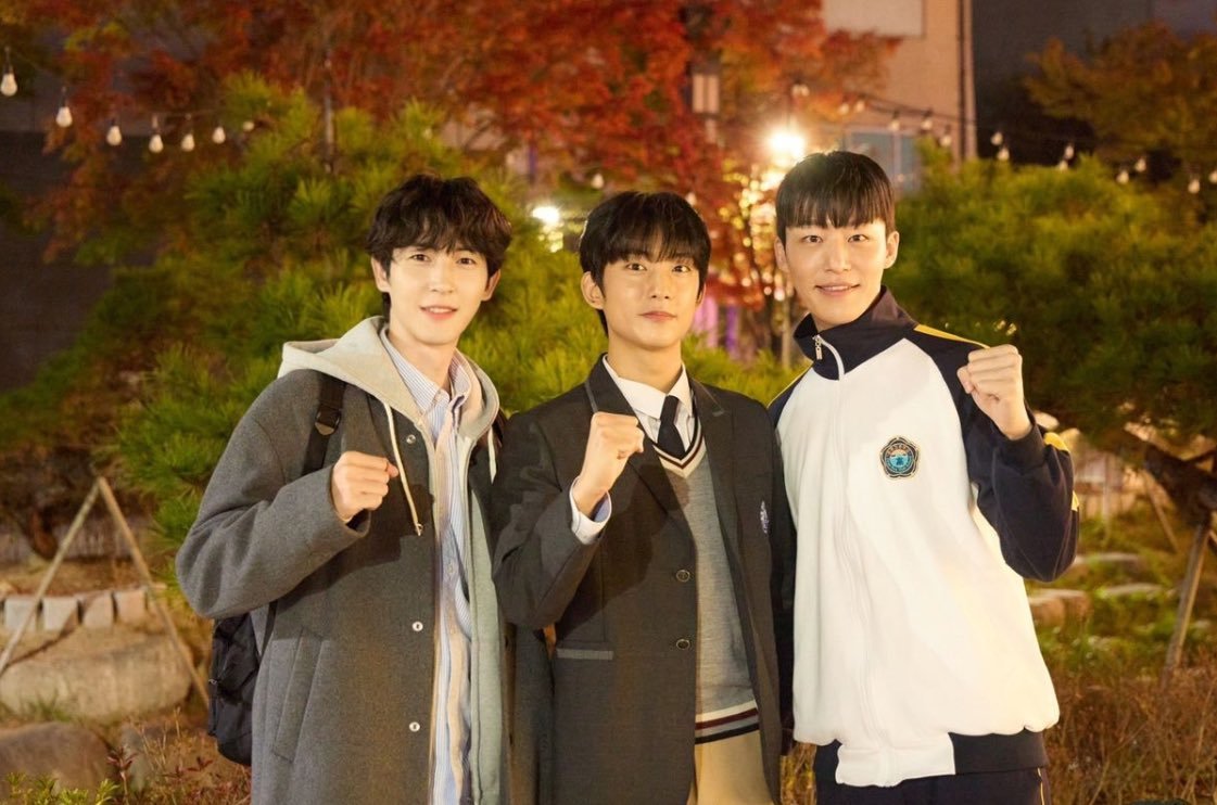 raikantopinico's tweet photo. 📸 ¡Nuevas imágenes para #AtMyFingertips el spin off de Go Ho Tae y Kim Dong Hee de #UnintentionalLoveStory! 

Aquí se mostrará los días de escuela de la pareja, su estreno sería en el mes de Mayo en cines de Corea 

Estreno: sin revelar

#내손끝에 https://t.co/klw6FjJ4Ze