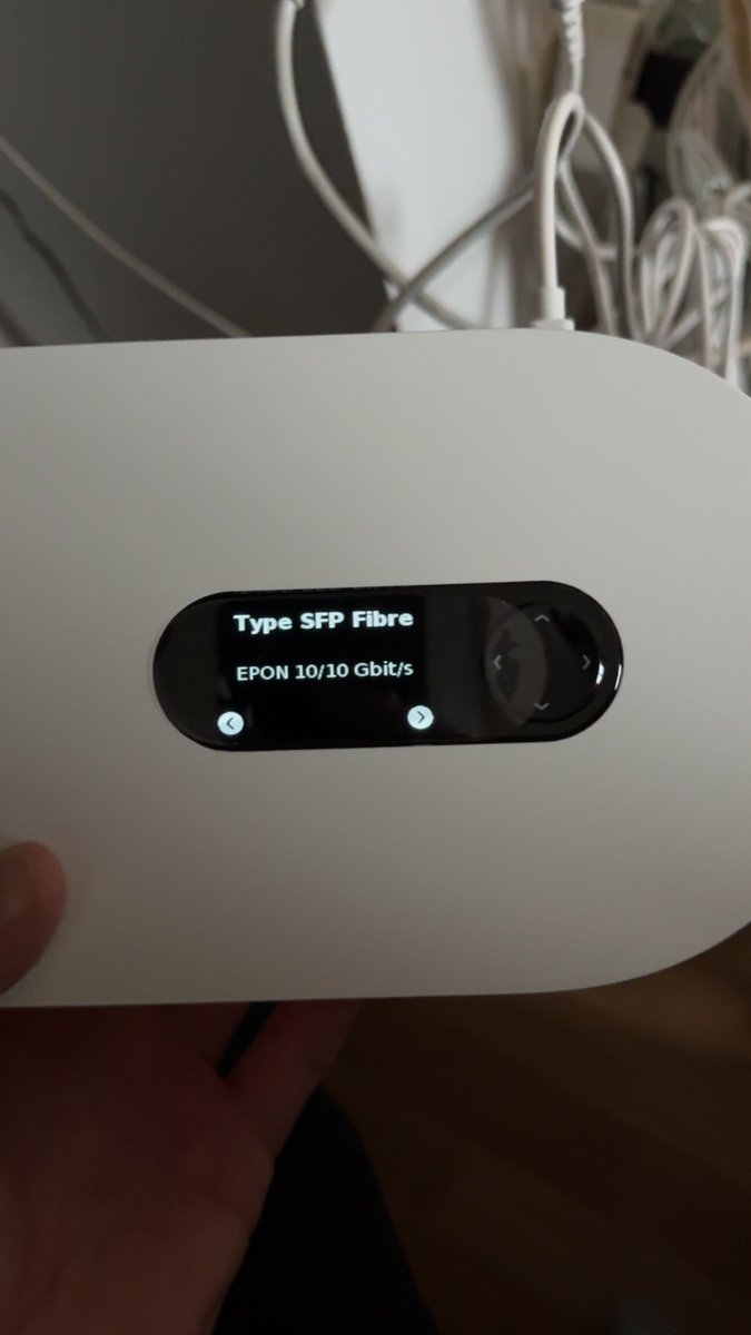 Neptunn06's tweet photo. Nous sommes bien sur du 10/10 et pas 10/1 comme le #sfp #freeboxdelta #free #freebox #freeboxultra #ftth https://t.co/5AkbHZzaHn
