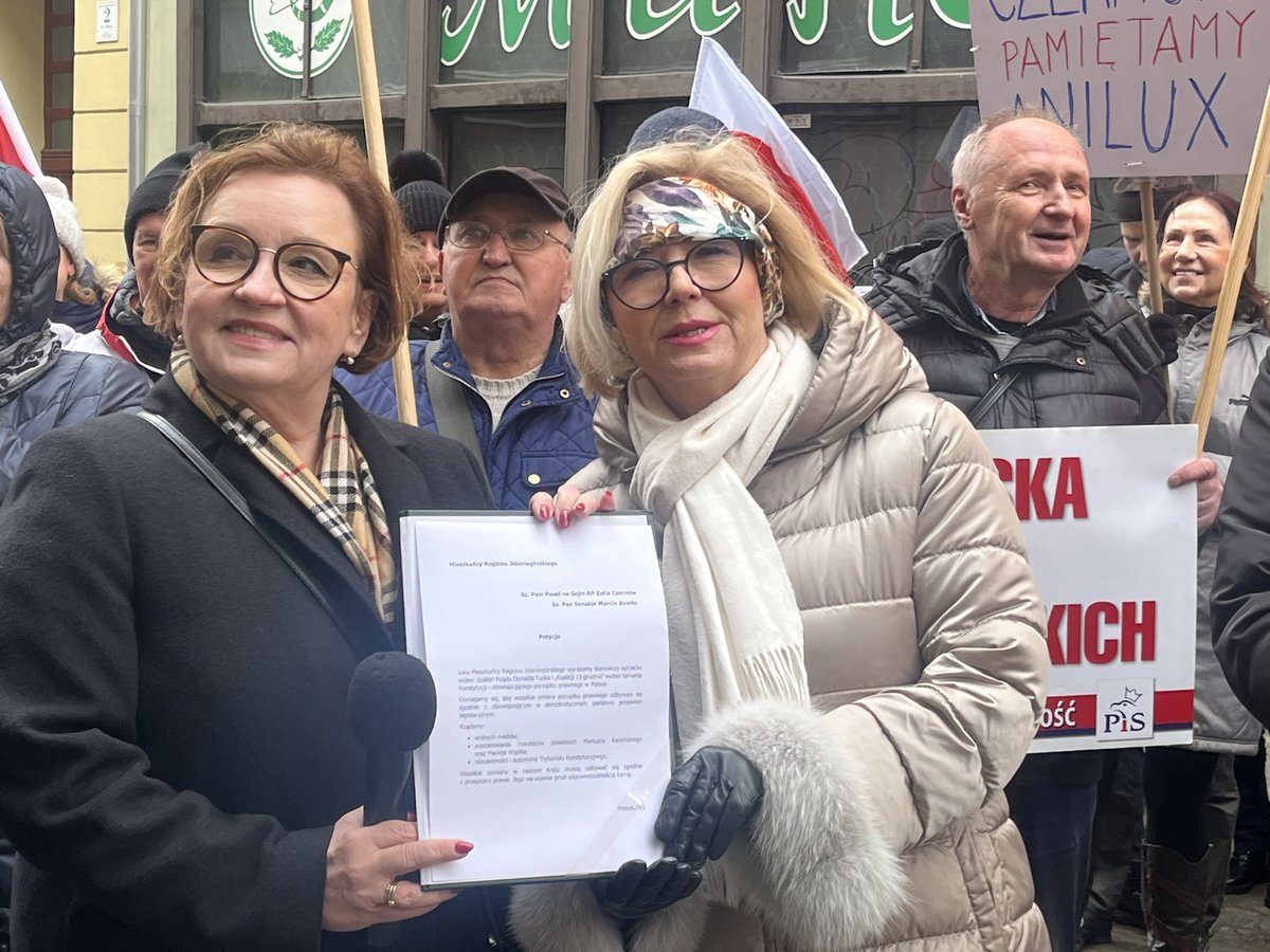 MarzenaMachalek's tweet image. #ProtestWolnychPolaków w Jeleniej Górze!
Dziękuję, Kochani za tak liczną obecność🙏🇵🇱@AnnaZalewskaMEP @PogodaSzymo