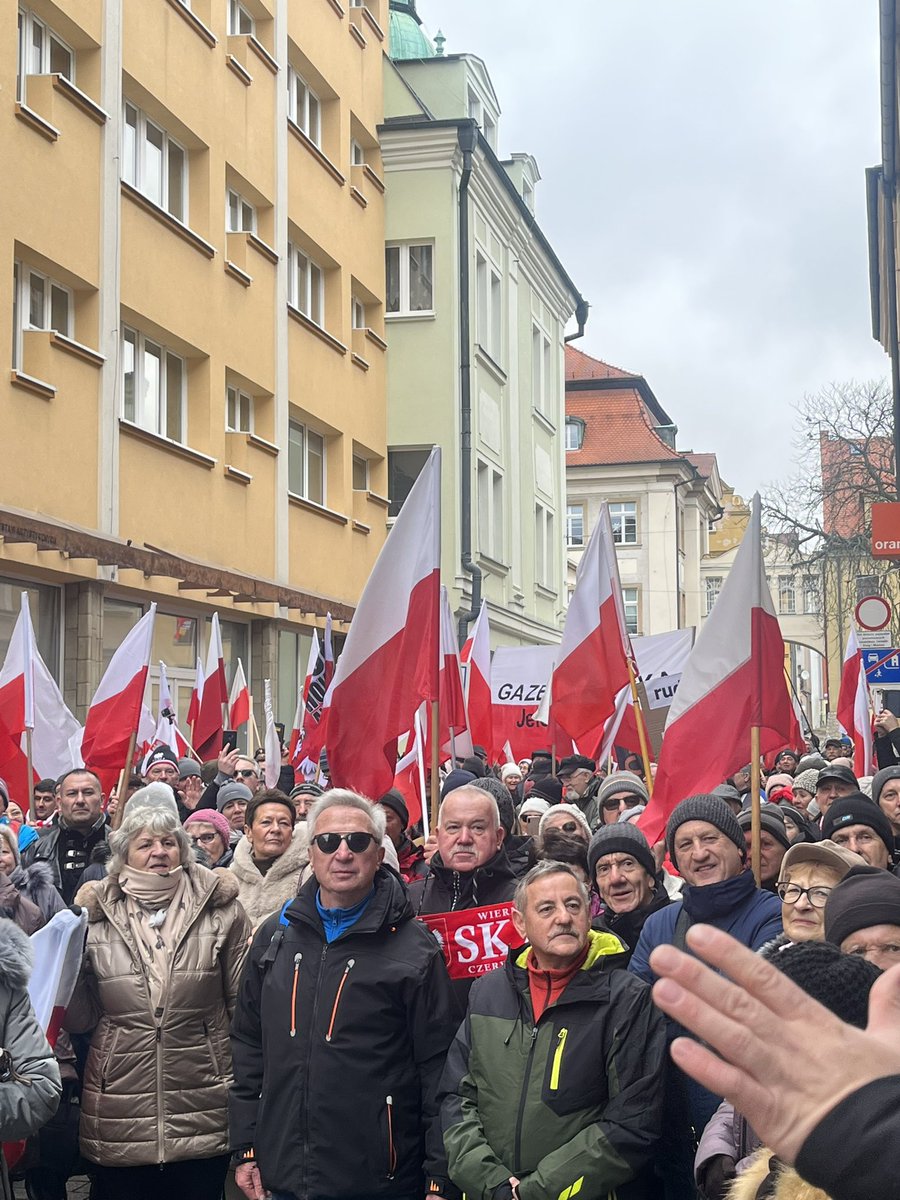 MarzenaMachalek's tweet image. #ProtestWolnychPolaków w Jeleniej Górze!
Dziękuję, Kochani za tak liczną obecność🙏🇵🇱@AnnaZalewskaMEP @PogodaSzymo
