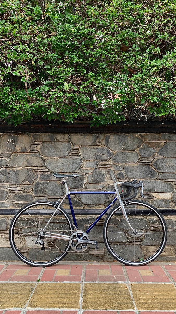 rezaarnugraha's tweet photo. Dijual sepaket roadbike vintage
untuk spek ada di ALT. 
harga sepaket 25.000.000 negoin aja. lokasi pekalongan
#fnfjb #frfjb https://t.co/cIBHCDyymh