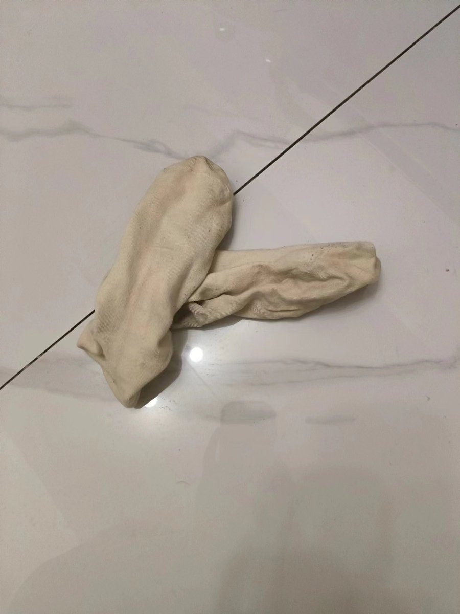 heixinguijie's tweet photo. 你柜姐祖宗穿着站了一天，不得香死你啊？哈哈哈🤣 https://t.co/lTLw3WyyRU