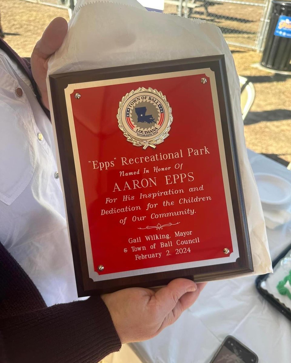 AaronEpps21's tweet photo. I can’t emphasize enough how honored and humbled i am for this recognition! I really played in this park everyday growing up so to have it be dedicated to me is everything!!! I am truly blessed and highly favored🤝🏾❤️ https://t.co/zLPMlc6vfq