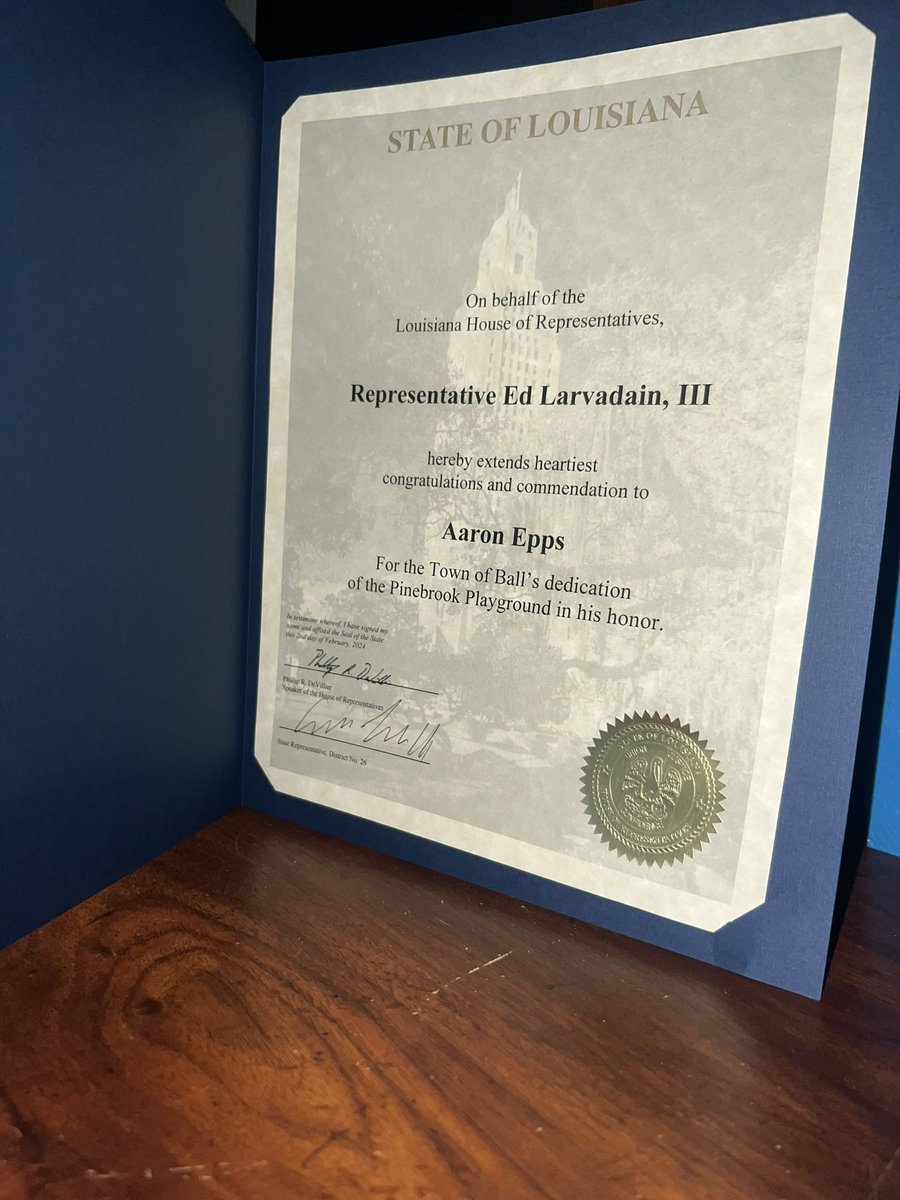 AaronEpps21's tweet photo. I can’t emphasize enough how honored and humbled i am for this recognition! I really played in this park everyday growing up so to have it be dedicated to me is everything!!! I am truly blessed and highly favored🤝🏾❤️ https://t.co/zLPMlc6vfq