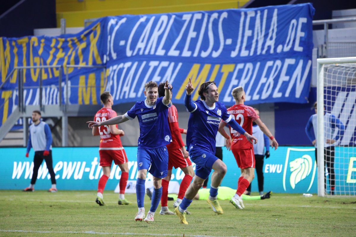 fccarlzeissjena's tweet photo. Ein Tor
Vier Bilder
Ein Elias Lรถder
#FCCSVB https://t.co/So7z052iwR