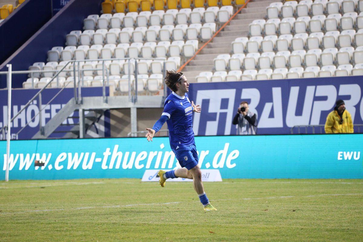 fccarlzeissjena's tweet photo. Ein Tor
Vier Bilder
Ein Elias Lรถder
#FCCSVB https://t.co/So7z052iwR