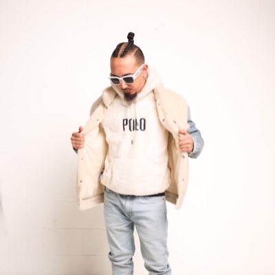 ♛Retro V® tweet media