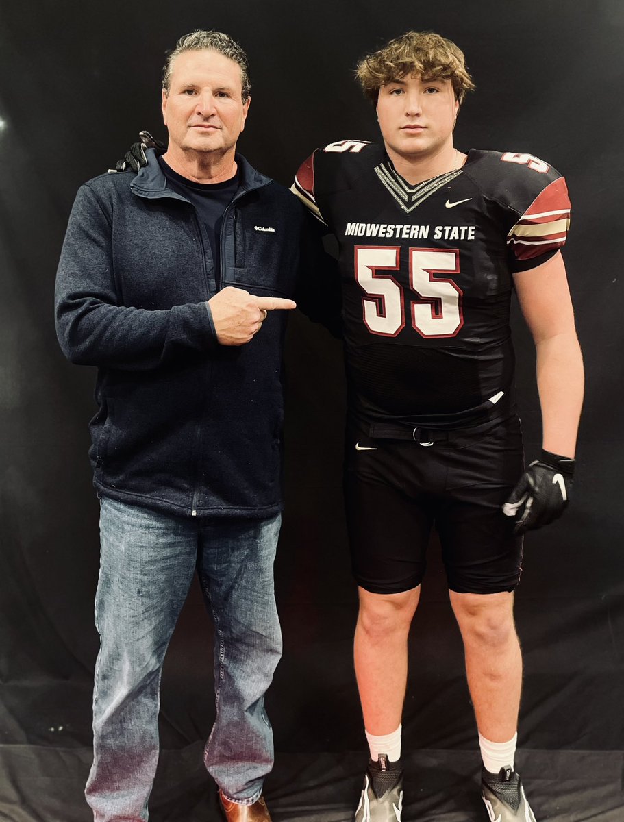 Great visit at Midwestern state this week. Excited to say I have received an official offer. Thank you <a href="/MSUTexasSAAC/">MidwesternState SAAC</a> @coachfrazierOB. <a href="/NeilWeiner/">Neil Weiner</a> <a href="/CalobL/">Calob Leindecker</a> <a href="/RecruitLouisian/">Recruit Louisiana™️</a> <a href="/PrepRedzoneLA/">Prep Redzone Louisiana</a>