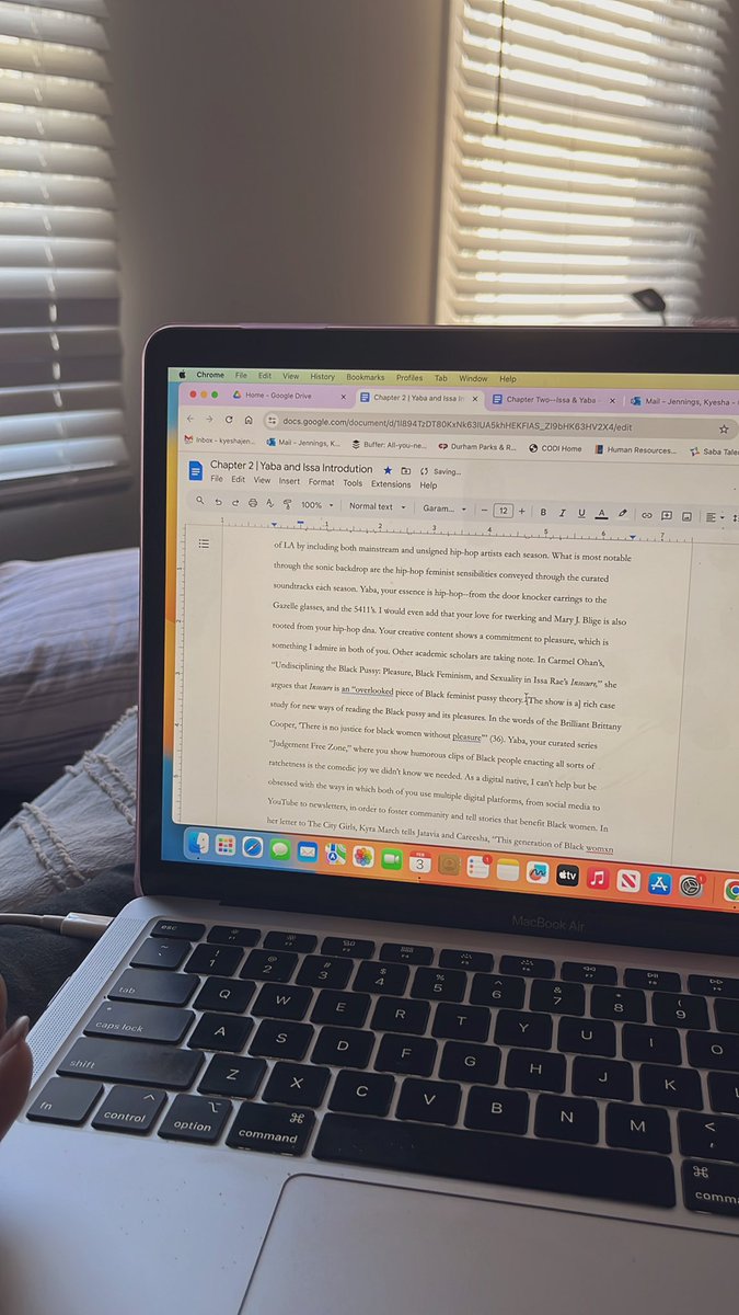 KyeshaJennings's tweet image. #WritingBlackness Day 3: Writing in my bed on this lovely Saturday morning. Choosing comfort over Starbucks goodies 😂

Making progress on this dissertation.