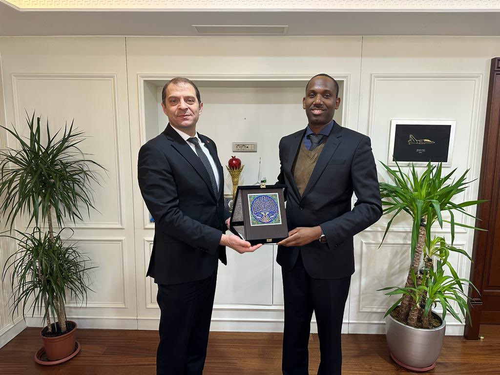 Hon. Ahmed Munir tweet media