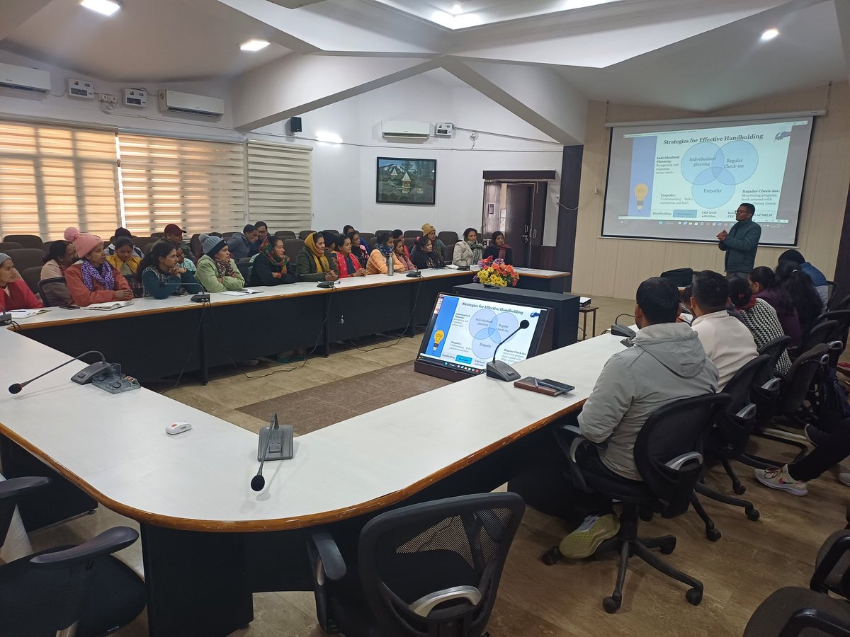 UsrlmPithoragar's tweet photo. Lakhpati Didi CRP Training at District Pithoragarh https://t.co/aHhcLS11Xc