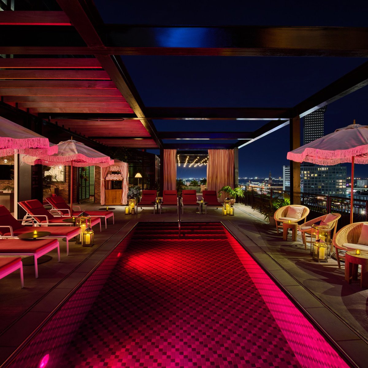 Enhance your NOLA evenings at the @poolclubnola ✨ Lounge &amp; relax on our fireside sofas and take in stunning city views in the heart of the Big Easy. #VirginHotelsnola. 

Book your rooftop spot at the #linkinbio.