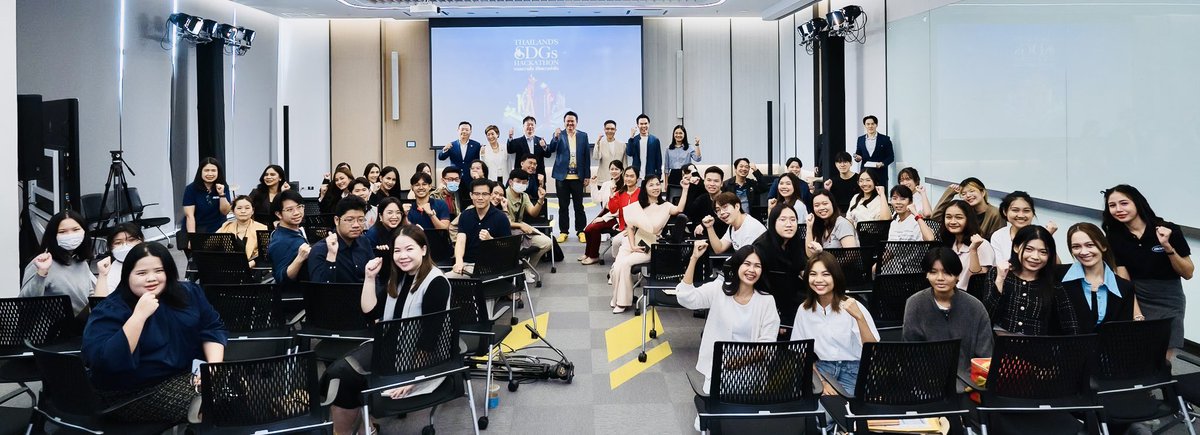 SabharwalGita's tweet image. Teamed up for @nesdc_th ‘Thailand SDGs Hackathon’ &amp;amp; 40 amazing qualifiers @ today’s incubator round. 

Thx for having @UNThailand share our 🇺🇳🇹🇭UN strategy for #SDGAcceleration to these young leaders—tech-savvy, agile &amp;amp; innovation driven. #YouthInAction
