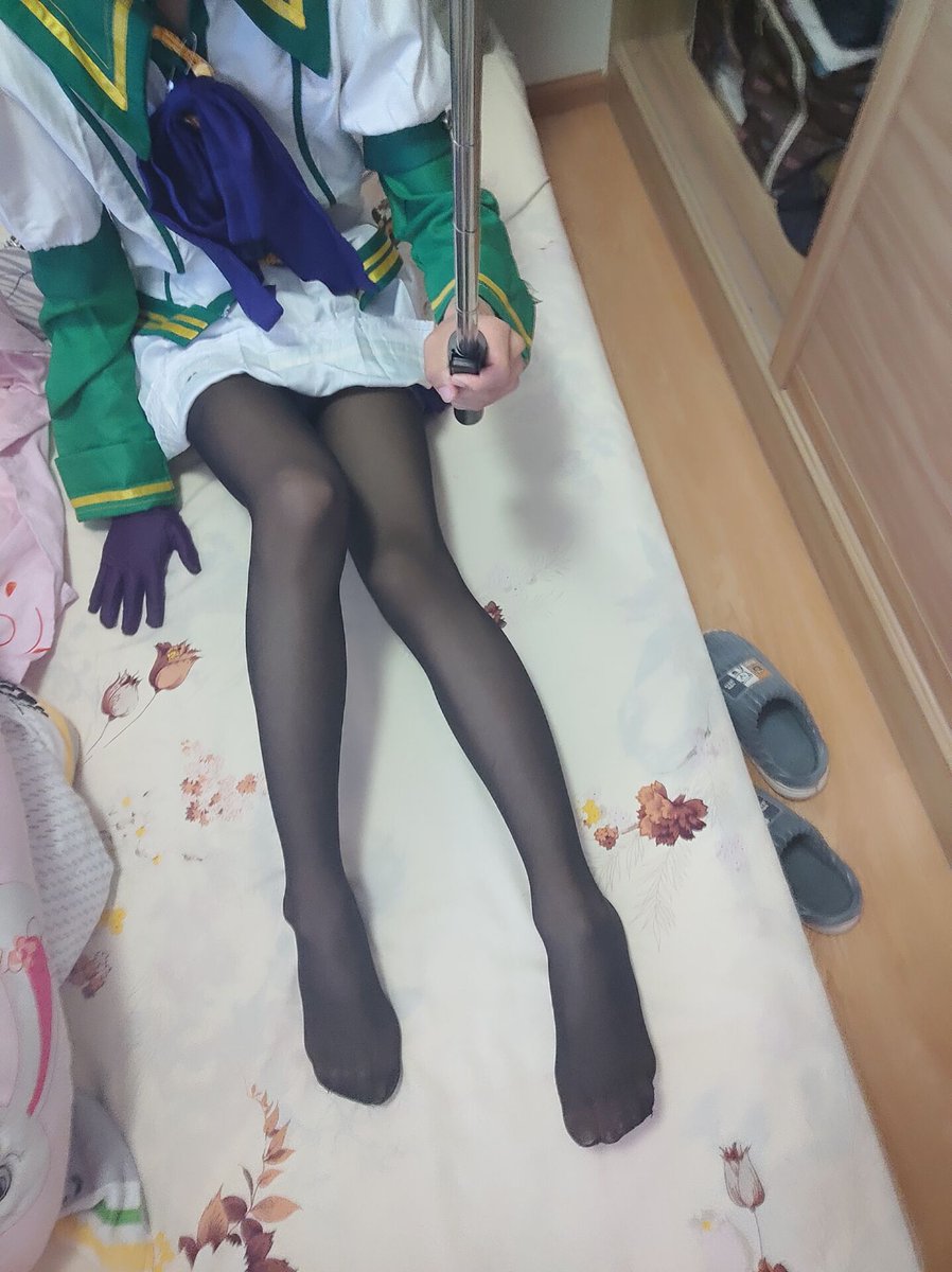 chnshang2's tweet photo. 我偷偷地碰了你一下，不料你像蒲公英一样散开，此后到处都是你的影子 https://t.co/RgMggPHpuR