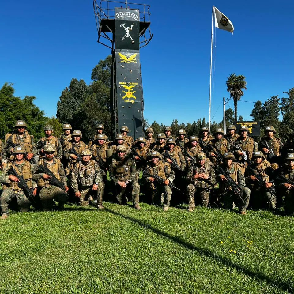 CERTIFICACIÓN DE COMBATE INDIVIDUAL AL CURSO DE SOLDADO DE TROPA

En el predio “El Carmen de Curamavida” del Destacamento Los Ángeles, se desarrolló la certificación de habilidades básicas de combate del curso de soldado de tropa profesional de la III división.