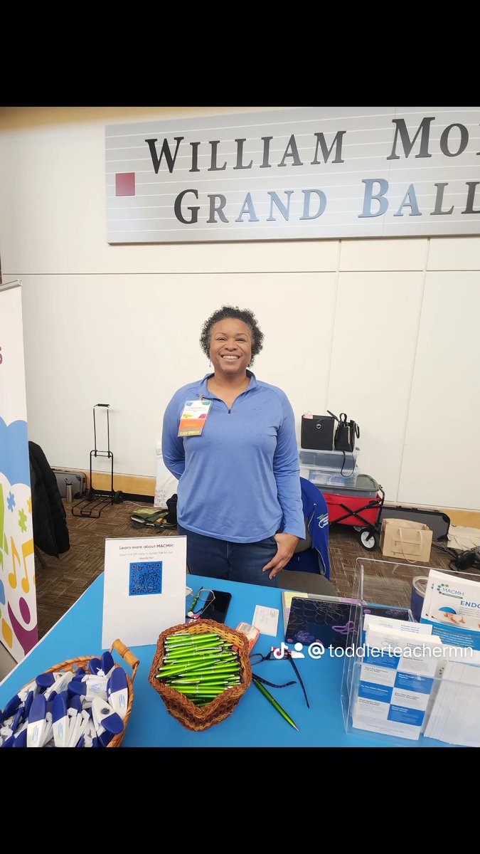 AmyRamaker's tweet photo. Making connections with Twanna Anderson from MN Association for Children's Mental Health, taking about the long and short term effects of known and unknown concussions and TBI's on behaviors and mental health. 

#MNAEYC2024 #startearlyfunders #gtcuw #80x3 #EdEquity #AllinforKids https://t.co/2oxtD6Hiph