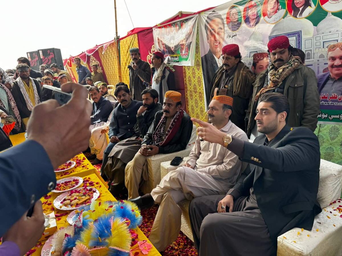 Aadilkhantunio1's tweet photo. 02-02-2024 Village Hussain Abad and Ghanwer Khan Abad

 Nawabzada 
@GhanwerIsran Ex MPA PS15 Election work For Candidate NA Imran zafar Laghari and Fayaz Ali Butt in his Villages at taluka Mehar  

@BBhuttoZardari https://t.co/Eyi5GKK60H