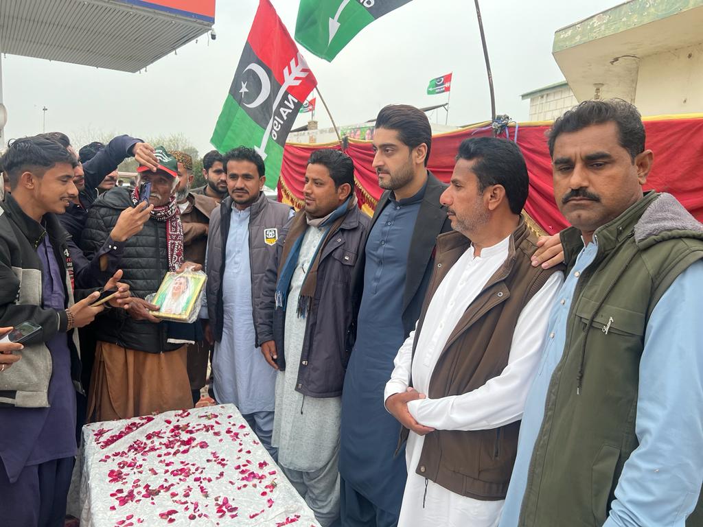 sirajuddin110's tweet photo. Rally organized by Ex-MPA PS-15 Nawabzada Ghanwer Ali Khan Isran and UC Chairman Arzi Bhutto Hafiz Karamullah Bangher invited PPP President Nisar Ahmed Khuhro MPA PS-15,  UC Arzi Bhutto, Taluka Sijawal, District Kamber Shahdadkot. https://t.co/Ob6jxlVoPy