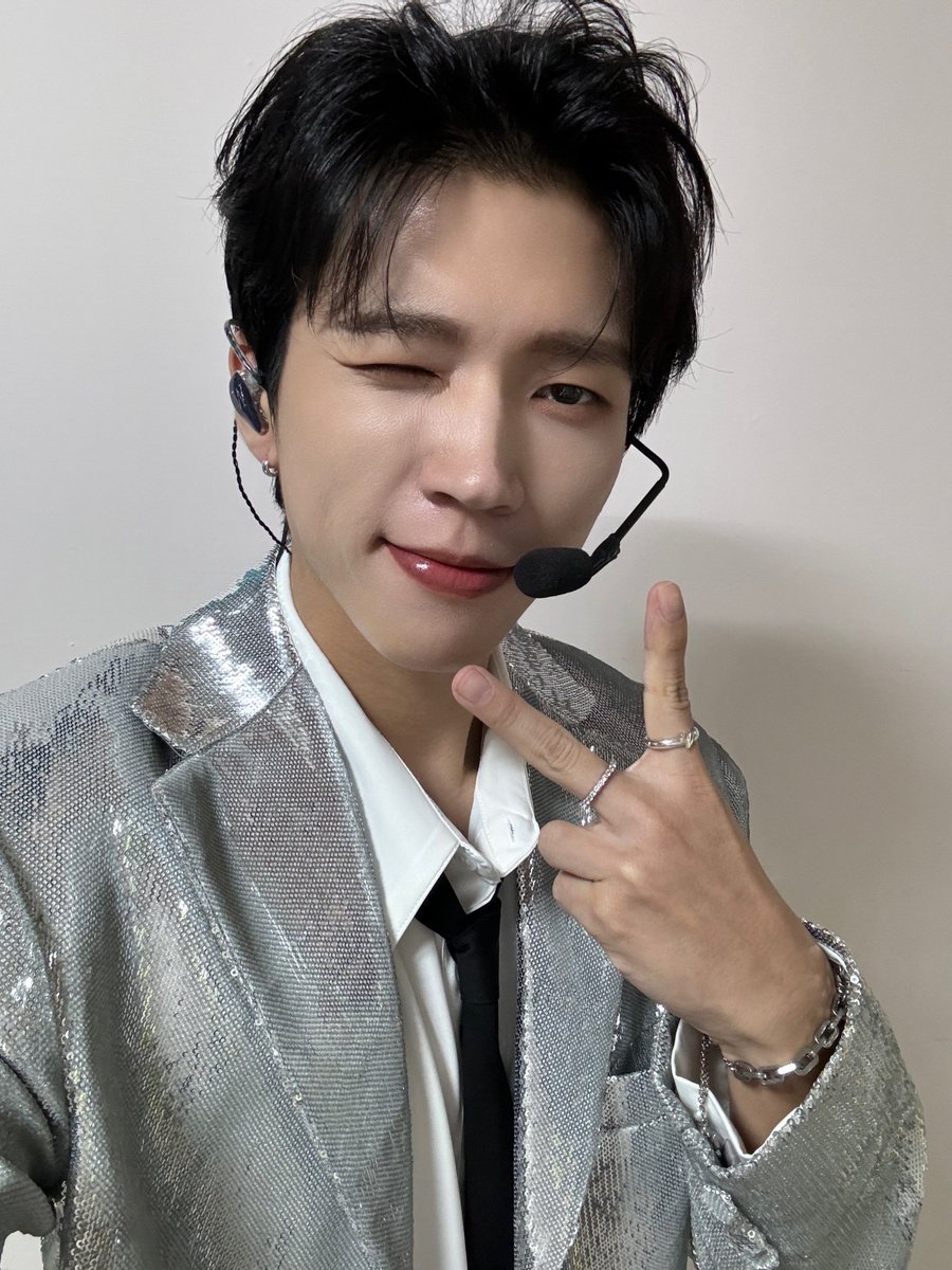 NWH_officialtwt's tweet photo. [🎤]

2024 NAM WOO HYUN CONCERT <식목일 3 - WHITREE> in TAIPEI 공연 종료💛

타이베이에서 인스피릿과 추억 심기,
잊지 못할 추억을 함께 만들어주셔서 감사합니다🌳

#남우현 #NAMWOOHYUN
#식목일3 #WHITREE #ASIATOUR #TAIPEI
#블레이드엔터테인먼트 #BLADEentertainment https://t.co/rMjb2tBjBx