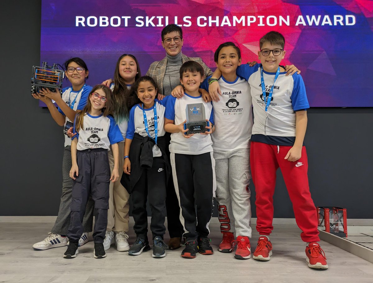 SalesiansSAB's tweet photo. Torneig regional de Barcelona de la VEX Robotics Competition.
1rs en categoria Skills!! Felicitats, nois i noies de l'Aula d'Estudi de @PES_LaMina! https://t.co/w2vabbaicA