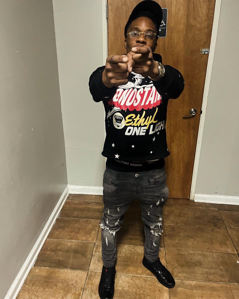 SpindeJo's tweet photo. I don't like to pop my shit, but I just do it cause I'm posed too
#EverybodyEat ✅ https://t.co/5lpCsULMLz