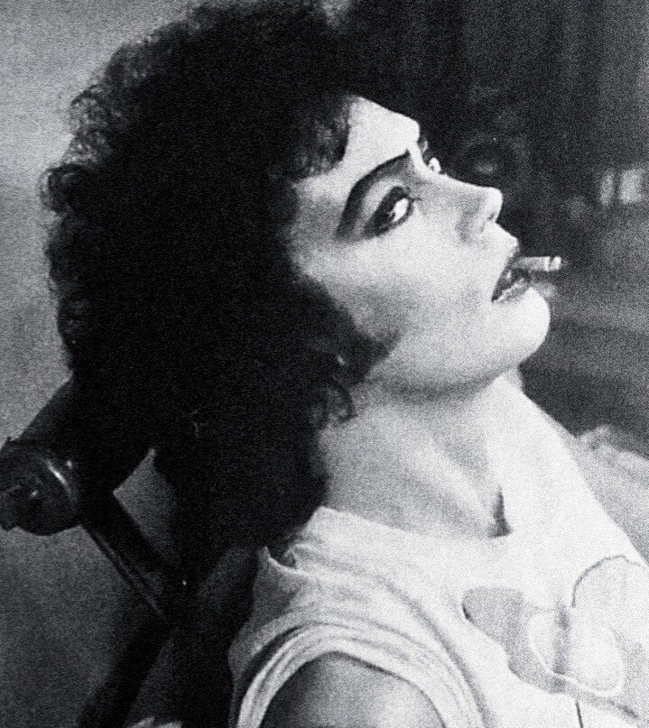 horrorsthetics's tweet photo. TIM CURRY as FRANK N. FURTER in THE ROCKY HORROR PICTURE SHOW (1975) https://t.co/kCwASqpQVi