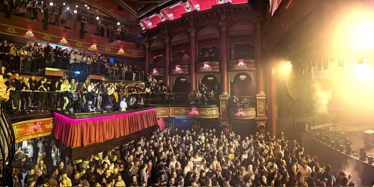 arpeccop's tweet image. Вот этот парень @Apashe_Music один из самых талантливых артистов на сцене электронной музыки. 
 В лондонском Коко вчера было очередное подтверждение