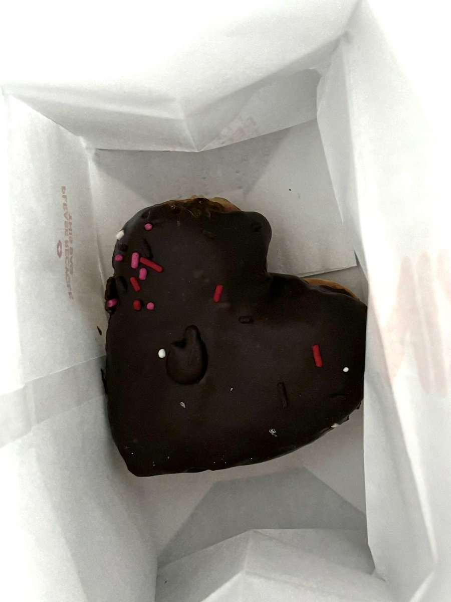 mojosodope21's tweet photo. Hey @dunkindonuts I think you need to send my local Dunkin more sprinkles! https://t.co/7UNOZIo9ft