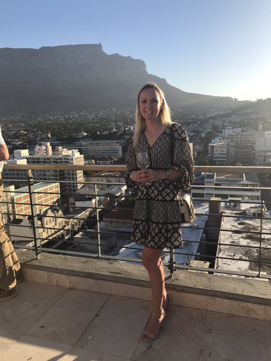 IssyBudge's tweet photo. From South Africa with @VenatourRacing to riding out @FOBRacing #worldtraveller #HorseRacing #livingmybestlifre https://t.co/jTNvgdeMX3