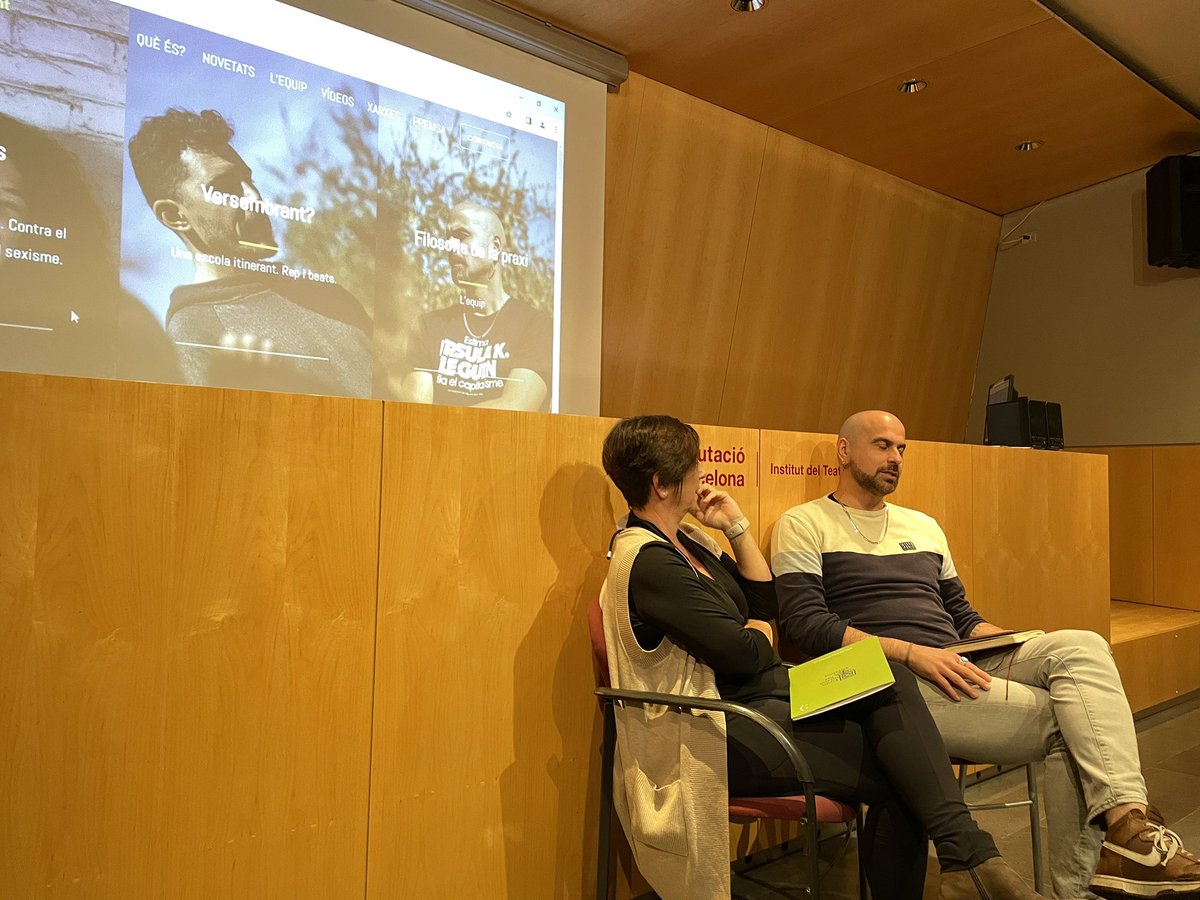 Matí compartint la presència i la importància de les arts escèniques i la diversitat de llenguatges al projecte educatiu de l'escola a @institutteatre Acompanyats de @paullonch donem valor a com l'art i la cultura poden millorar la nostra societat.