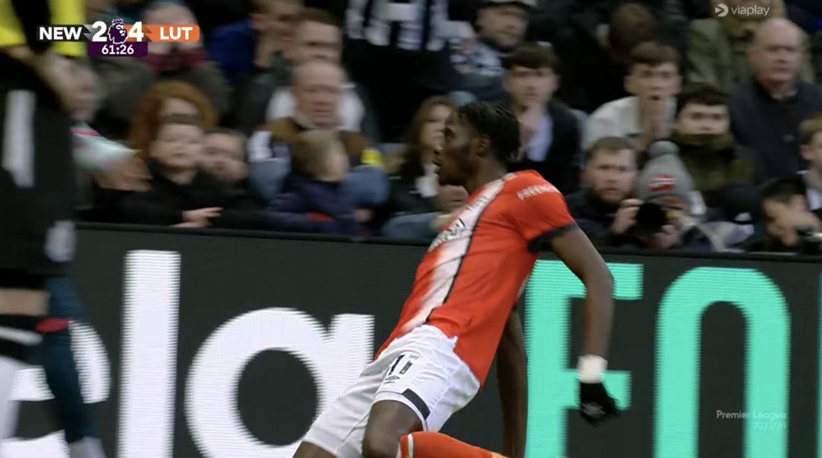 4-2 Luton Town. IT'S FOUR !!!!!!!!!! IT'S FOUR !!!!!!!!!!! ADEBAYO HAS MADE IT FOUR AT NEWCASTLE'S OWN GROUND !!!!!!!!