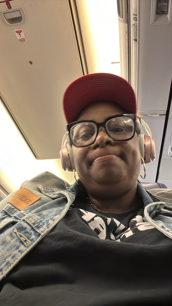 Andrea Cook tweet media