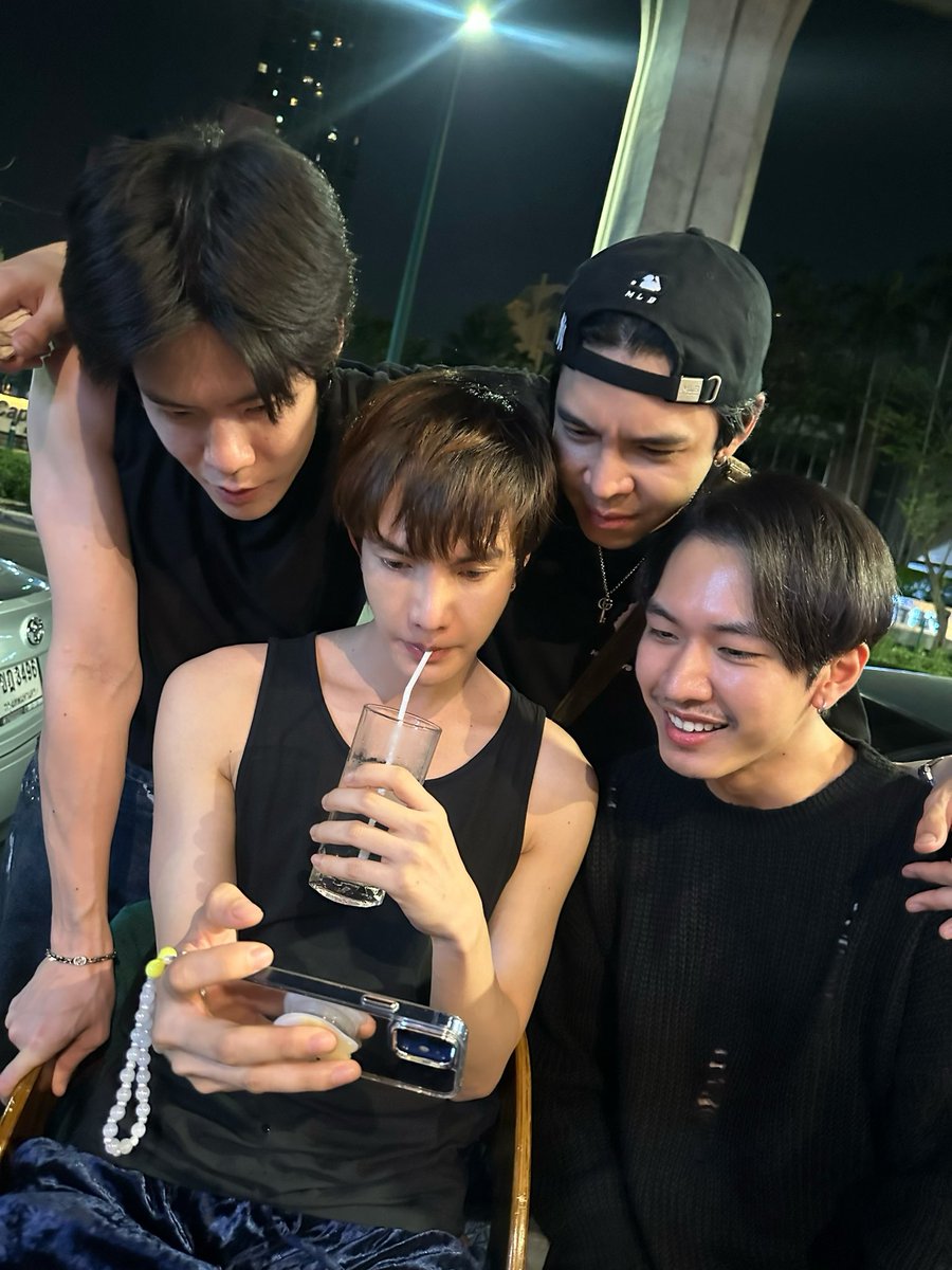 pong__psk's tweet photo. เป็นจะไดผ่องครับ ดูกันอยู่รึเปล่า 
กำลังม่วนขนาดเลยครับ
#DFF_EP7 https://t.co/LMZZZpiJ0s