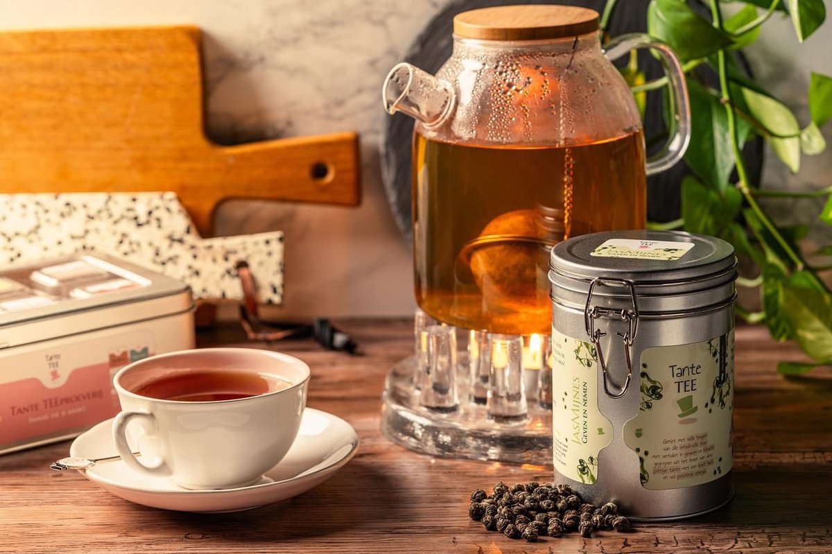 Ik vier naast mijn verjaardag ook de levenslessen, ervaring en onvergetelijke momenten die elk jaar met zich meebrengt. Dankbaar en ik kijk uit naar alle ongekende mogelijkheden die de toekomst brengt. Dank voor alle felicitaties en hartverwarmende reacties op de verhalen 🫖