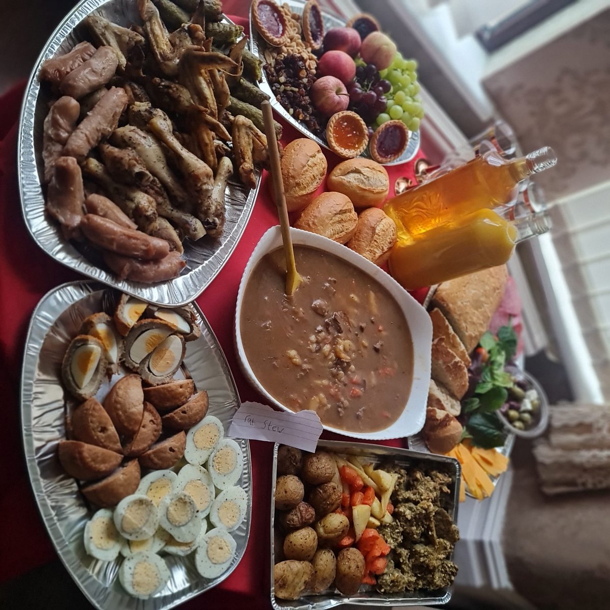 Lorna_baha's tweet photo. A feast fit for a king, as we watch the final episodes of Merlin. #fortheloveofcamelot @BradleyJames @mcgrathplace @RichardWilson62 https://t.co/Gg9pgPxubW